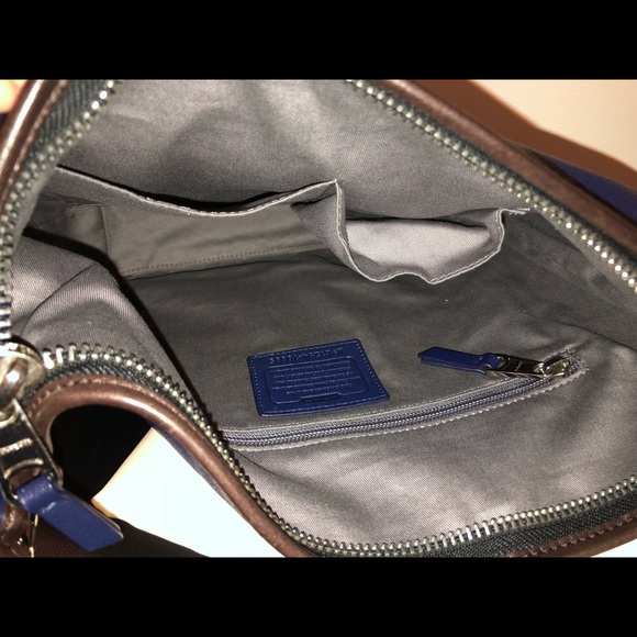 COACH Shoulder Bag - Picture 7 of 9